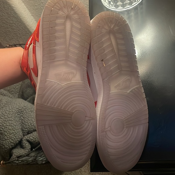 Jordan 1 Mid
Barcelona Sweater Red Patent (GS) - Picture 3 of 8